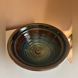 Bill Campbell pottery signed blue swirl bowl